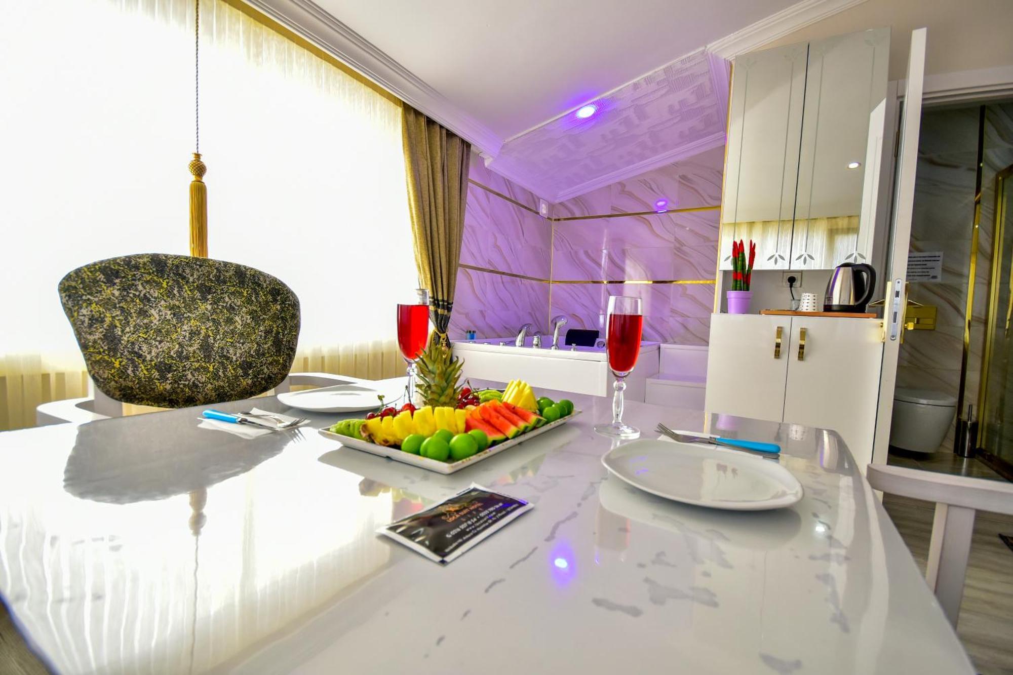 Loca Suit Life Airport Hotel Istanboel Buitenkant foto