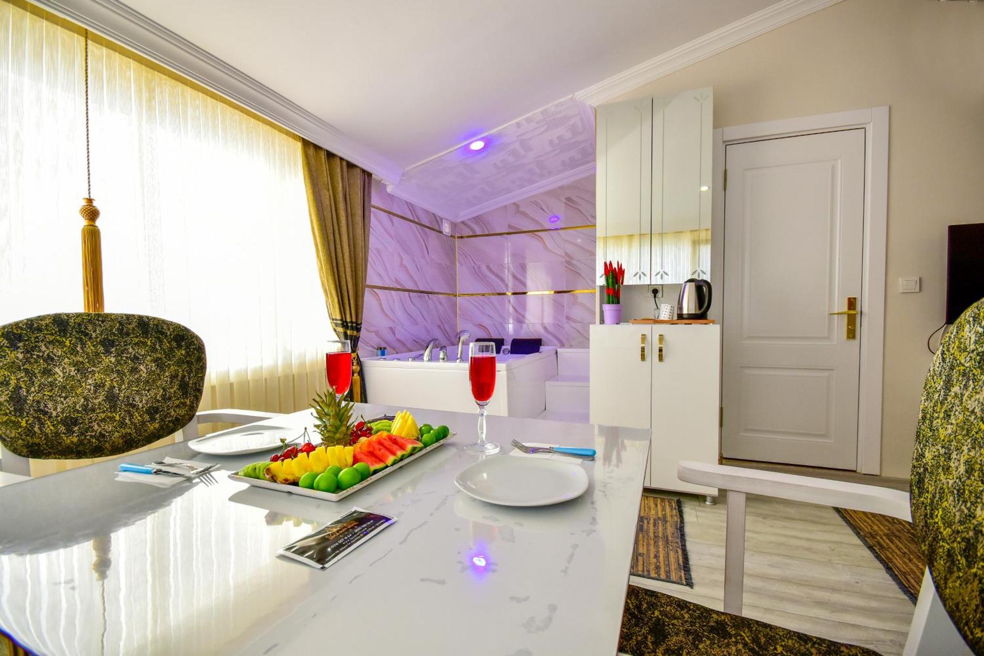 Loca Suit Life Airport Hotel Istanboel Buitenkant foto